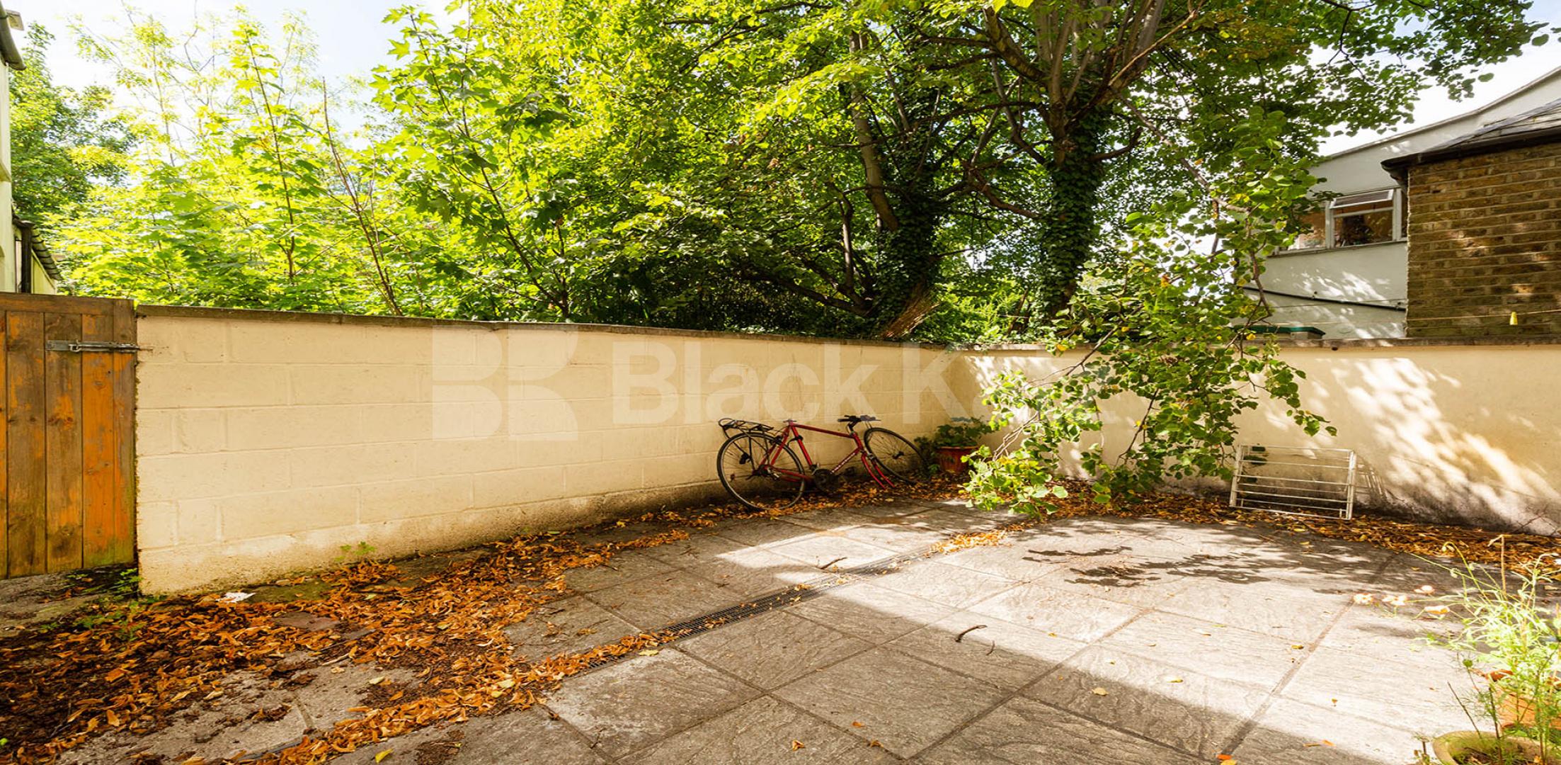 			1 Bedroom, 1 bath, 1 reception Flat			 Muswell Avenue, Muswell Hill